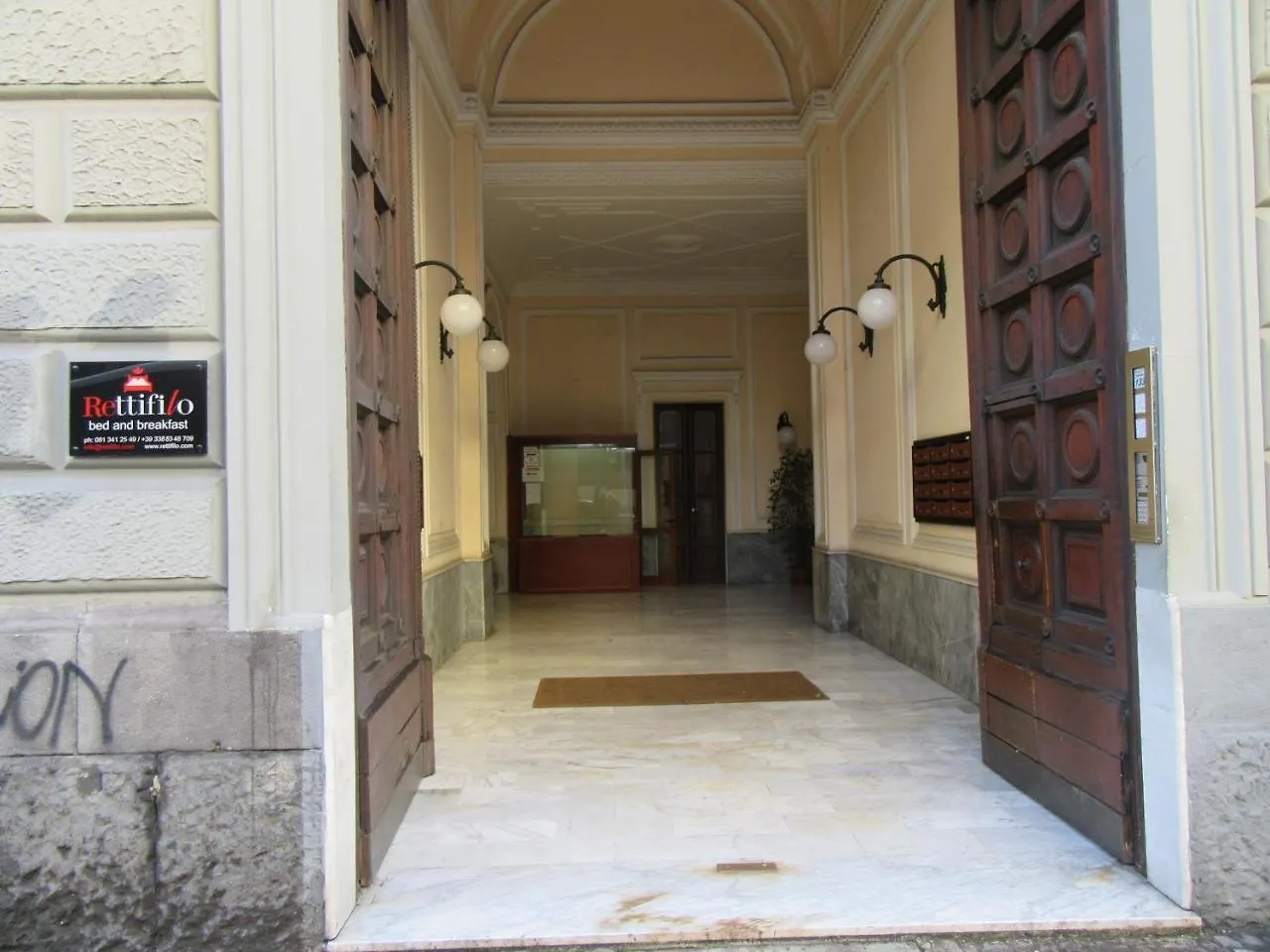 *** Guest house B&B Rettifilo Naples Italy