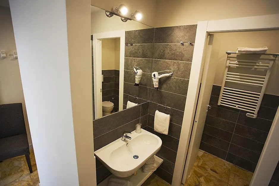*** Guest house B&B Rettifilo Naples Italy